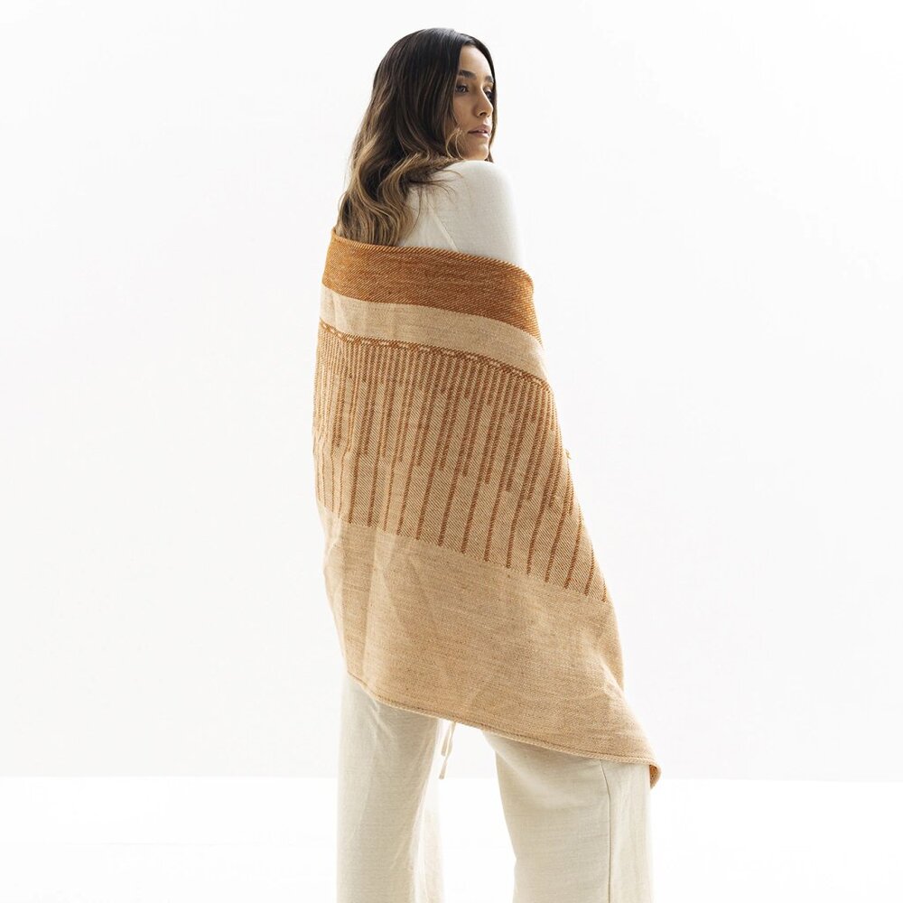SHAWL SHINKI (LACRE) (BABY LLAMA AND MERINO WOOL)